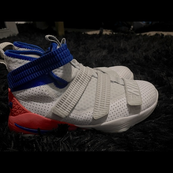 lebron soldier 11 white and blue